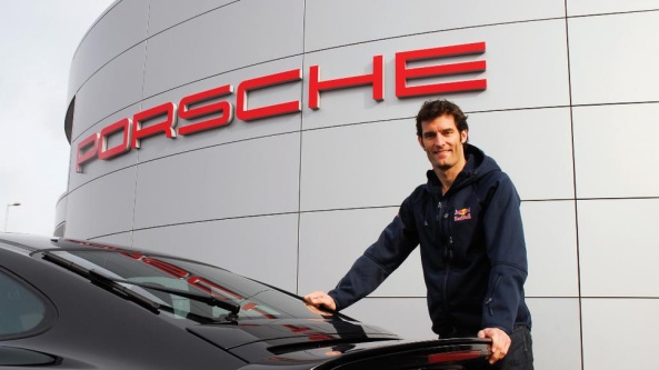 Mark Webber firma con Porsche para competir en las 24 horas de Le Mans 2014 con el prototipo Porsche LMP1 Le Mans. Webber deja la F1 y se pasa a la resistencia. Webber Le Mans Porsche